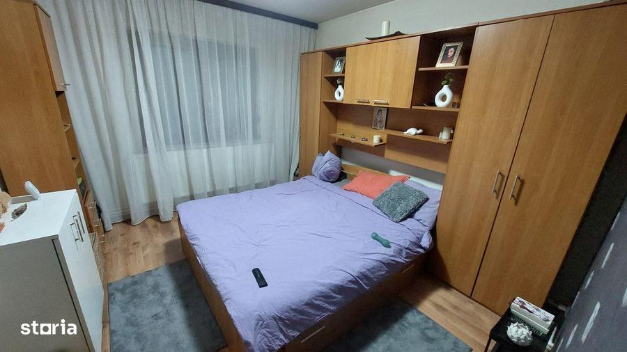 Apartament cu 3 camere decomandat, mobilat în Craiovița Nouă