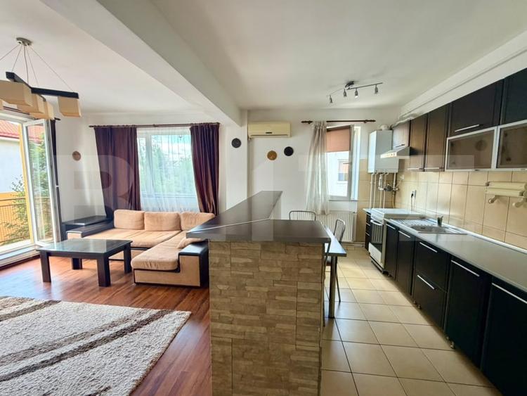 Apartament cu 2 camere semidecomandat, mobilat în Bună Ziua