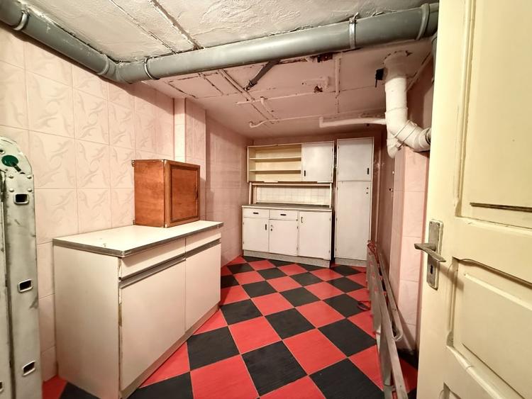 Casa renovata, ideala pentru firma sau locuinta, cu curte, in Crangasi - 11