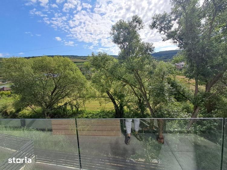 Casă cu 5 camere cu Teren 600 Mp în Sava