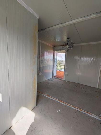 Casă individuală cu 3 camere cu Teren 956 Mp în Sărbătoarea