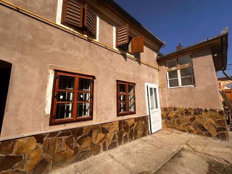 Inchiriez Casa-Vila in Jud. Brasov, Loc Cristian Muncitori ! - 5