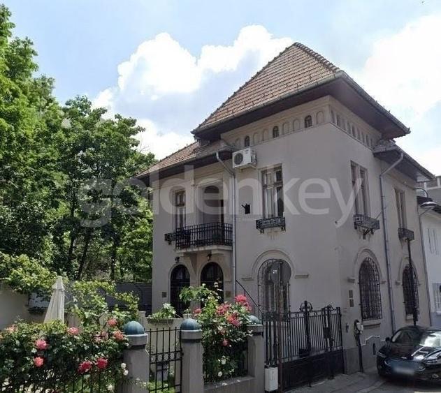 Vila cocheta S+P+1+M | 8 camere, 3 bai | 337mpc - 1