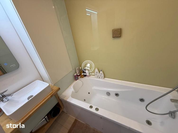 Apartament cu 4 camere semidecomandat în Tătărași