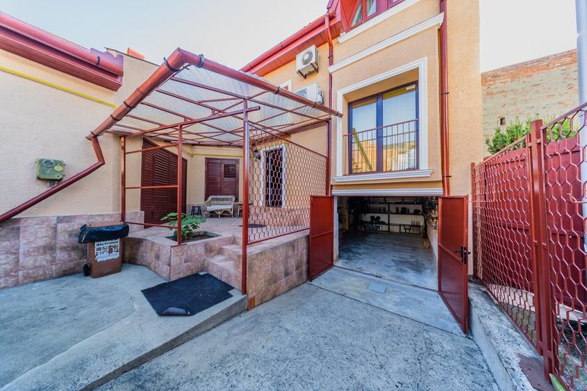 Vilă impunătoare cu arhitectură elvetiană pe 3 nivele - proprietar - 1