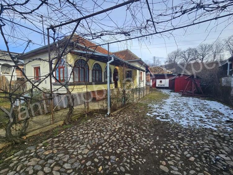 Casa de vanzare in comuna Corbeni, sat Oe?tii Pamanteni, jude? Arge?. - 1