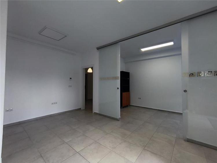 Spatiu Comercial Maurer  Loc De parcare Terasa - 2