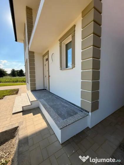 Casă cu 5 camere cu Teren 480 Mp în Horodnic