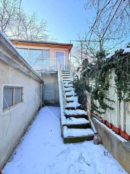 Casă de vanzare cu curte | 4 camere | Zona Gorjului | Teren generos - 18