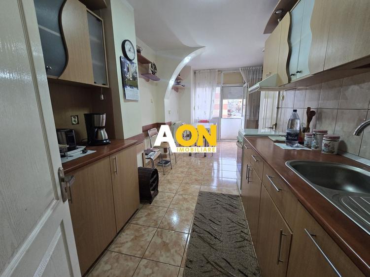 Apartament 4 Camere,79mp Utili, Etaj 2, Zona Cetate - 2
