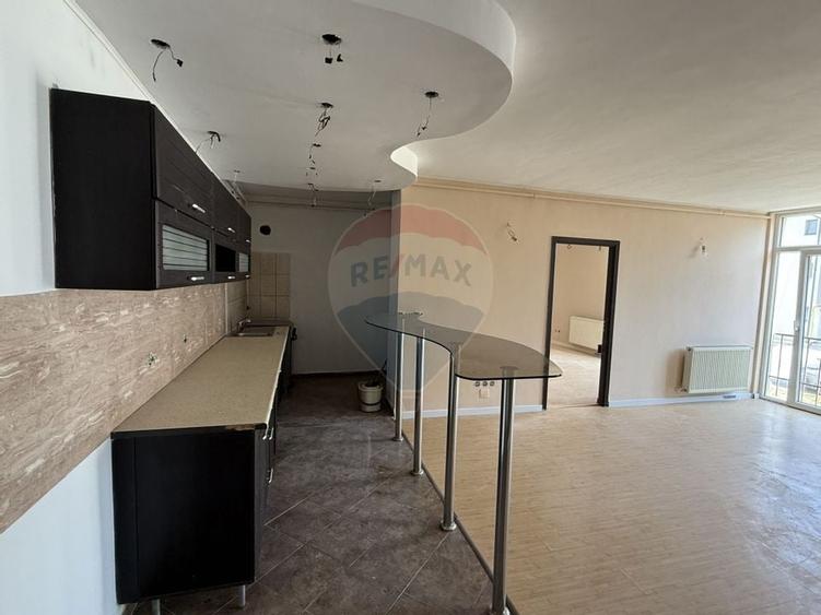 Apartament cu 3 camere, 98 mp, 2 băi, parcare în curte, Florești - 3