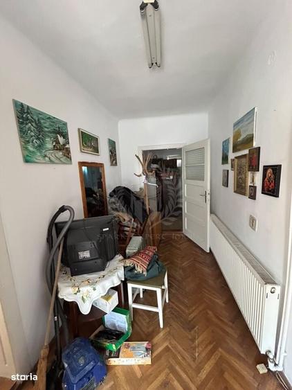 Casă cu 3 camere în Central