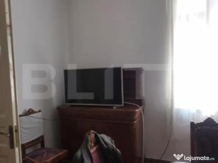 Casa 4 camere , teren 285 mp, zona semi-centrala - 1