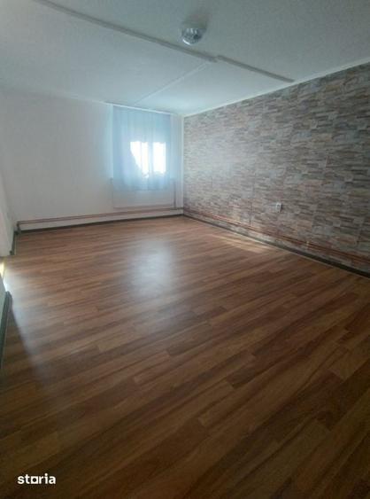 Casă cu 3 camere decomandat cu Teren 500 Mp în Central