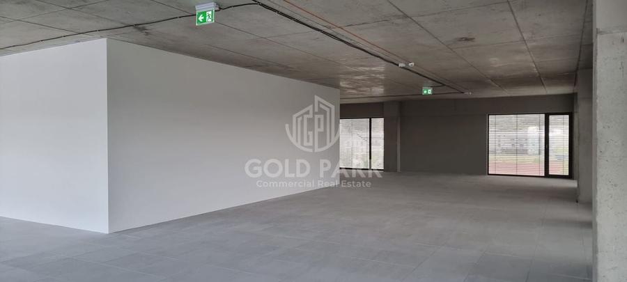 Birouri/ Clinica - 10 Parcari- Zona VIVO - Open Space / Terase - 8