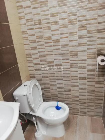 Ofer spre inchiriere o camera in zona complex