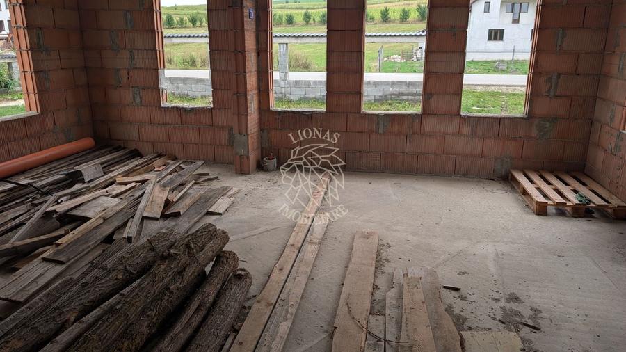 Casa 4 camere 200 mp con-teren 2000 mp-terase-garaj-14 km de Bistrita - 1