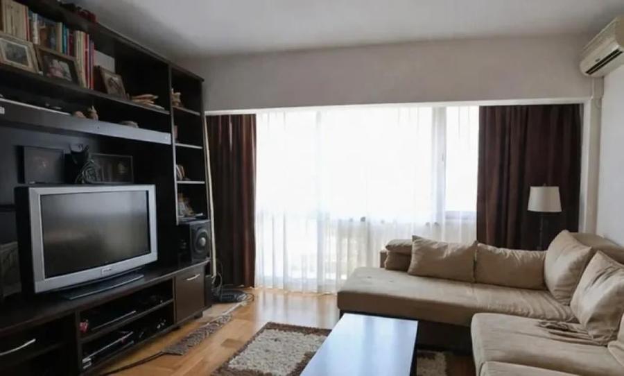 Ap. 2 cam. dec. Bd. Unirii - Rond Alba Iulia - 1