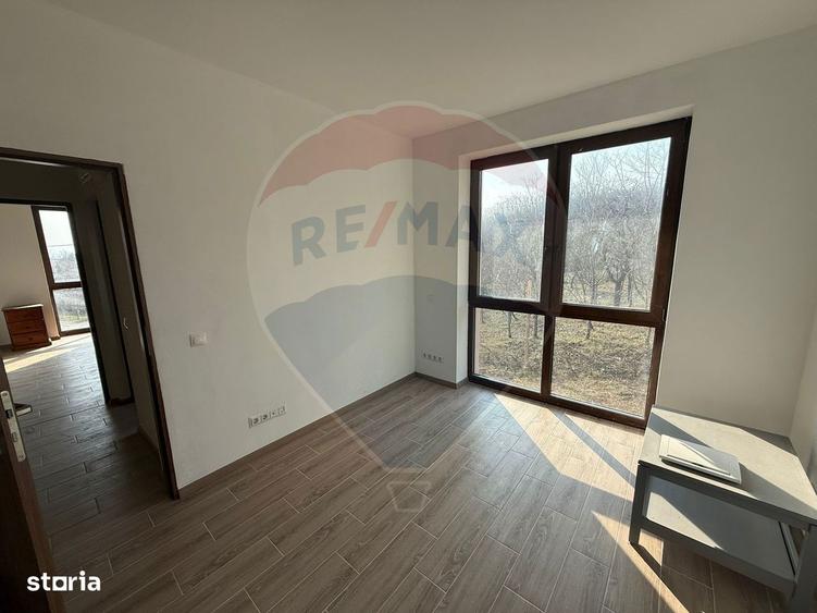 De vanzare Casa noua cu 4 camere, teren 1190 mp Cartier Podgoria - 8