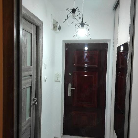 Proprietar garsoniera Titan,5 10 - 4