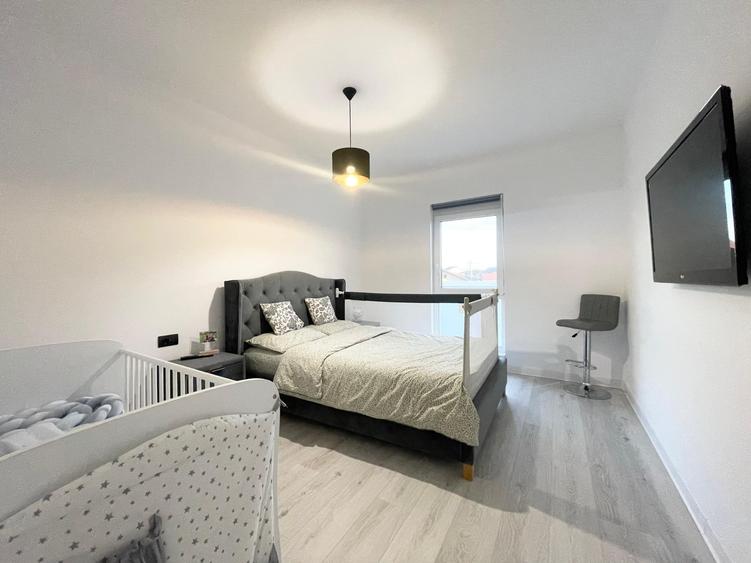 Duplex cu 4 camere cu Teren 273 Mp în Urseni