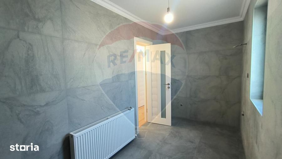 Casă cu 4 camere cu Teren 321 Mp în Port