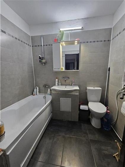 Apartament cu 2 camere decomandat în Energiei