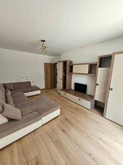 Apartament cu 2 camere decomandat în Libertății