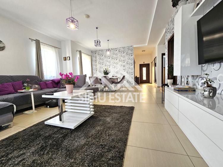 Duplex cu 7 camere cu Canalizare în Arhitecților - Calea Cisnădiei
