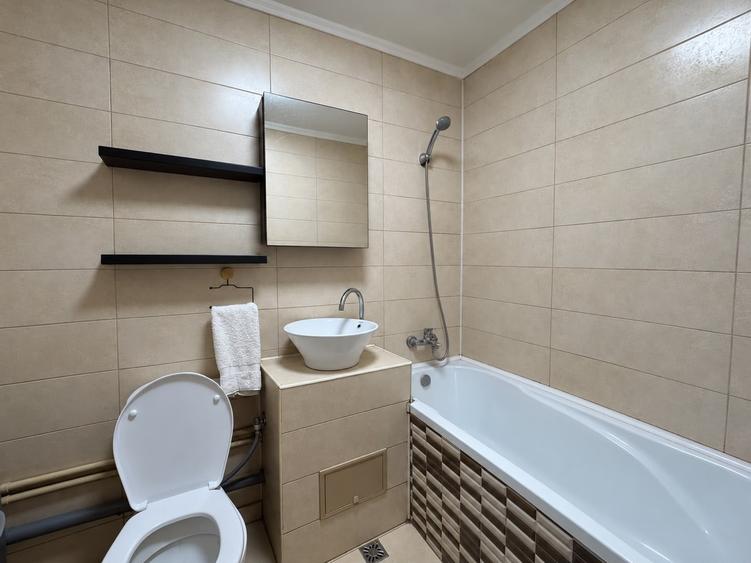 Apartament cu 2 camere decomandat, mobilat în Dacia