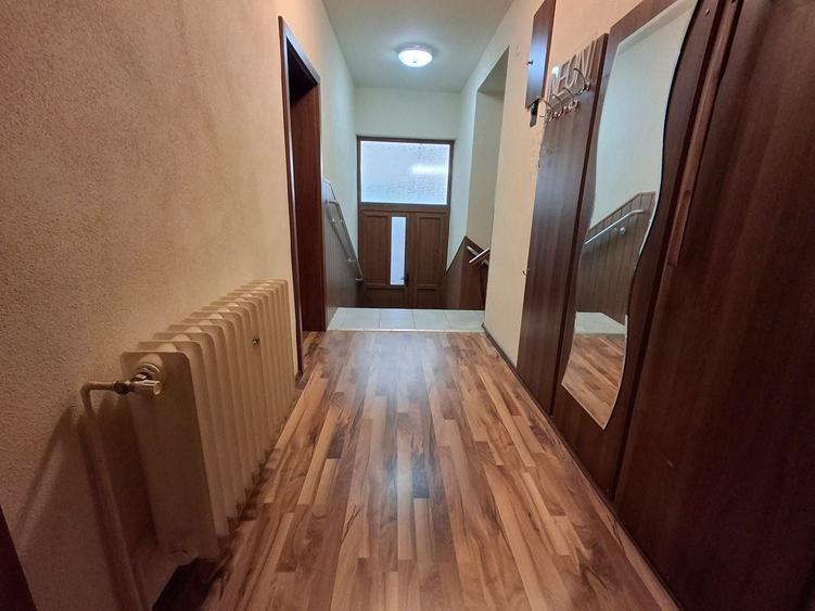 Casă individuală cu 4 camere cu Canalizare în Gușterița