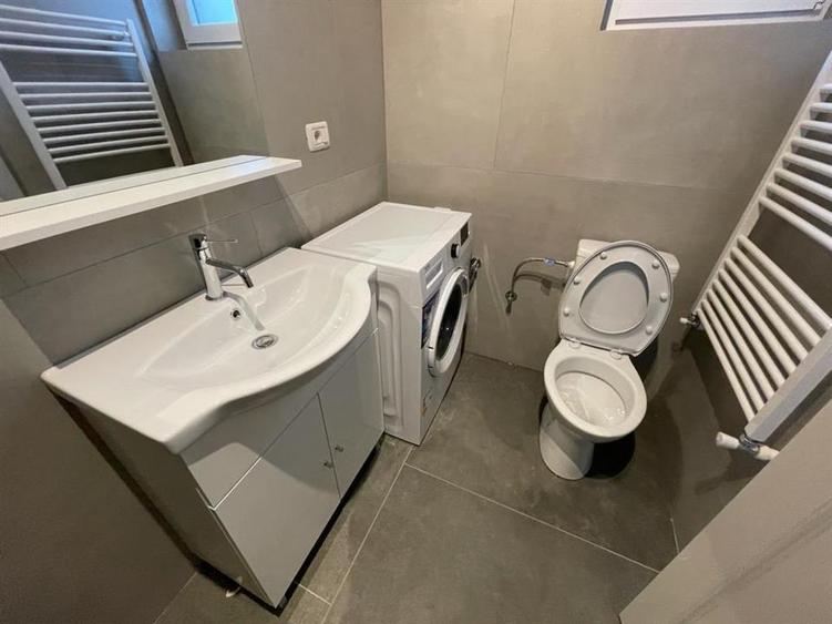 Casă individuală cu 4 camere cu Canalizare în Lisaura