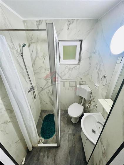 Apartament cu 2 camere decomandat în Podu Roș