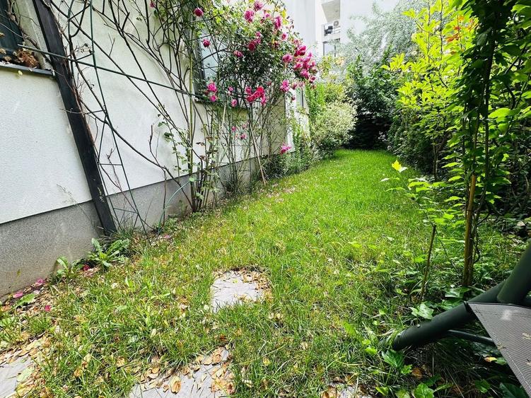 Apartament cu 3 camere decomandat, mobilat în Sud