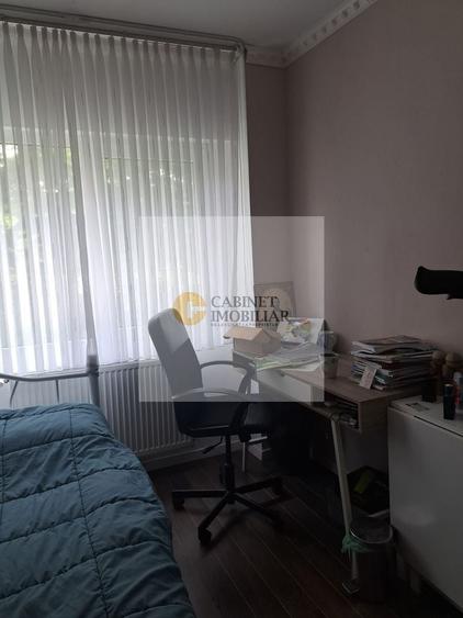 Apartament cu 3 camere decomandat în Politehnica