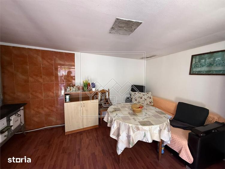 Casă cu 4 camere cu Teren 1418 Mp în Șeica Mare