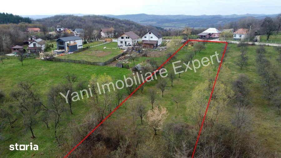 Teren de 3346 mp, în Valea Iașului