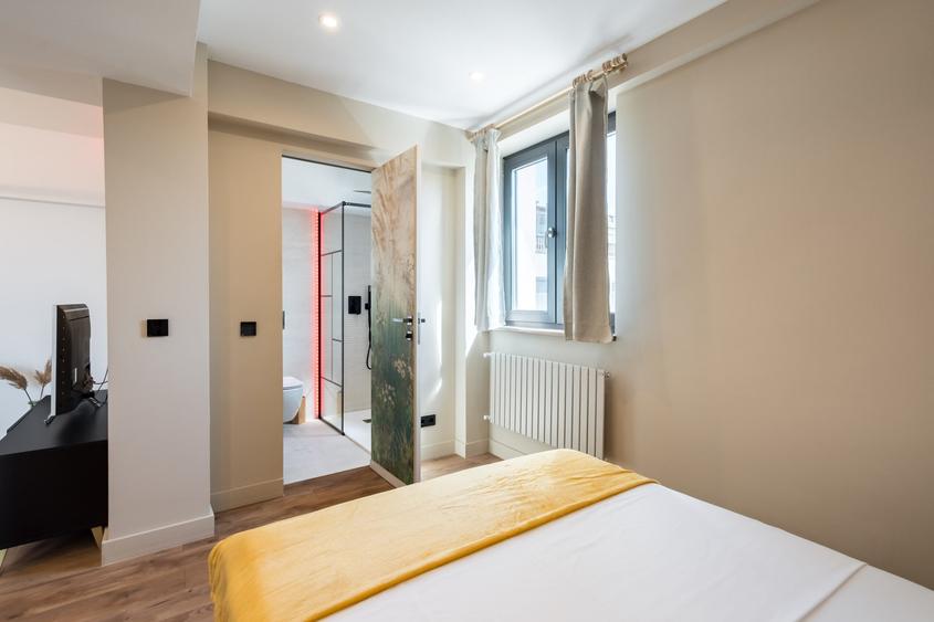 Apartament cu 2 camere semidecomandat în P-ța Romană