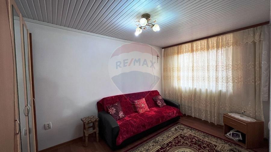 Casă individuală cu 6 camere cu Teren 1220 Mp în Fârțănești