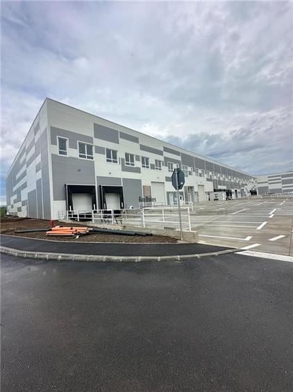 Spațiu industrial, de 1,300 mp, în Luna de Sus