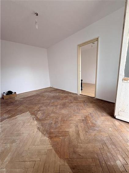 Apartament cu 2 camere semidecomandat în Inel II