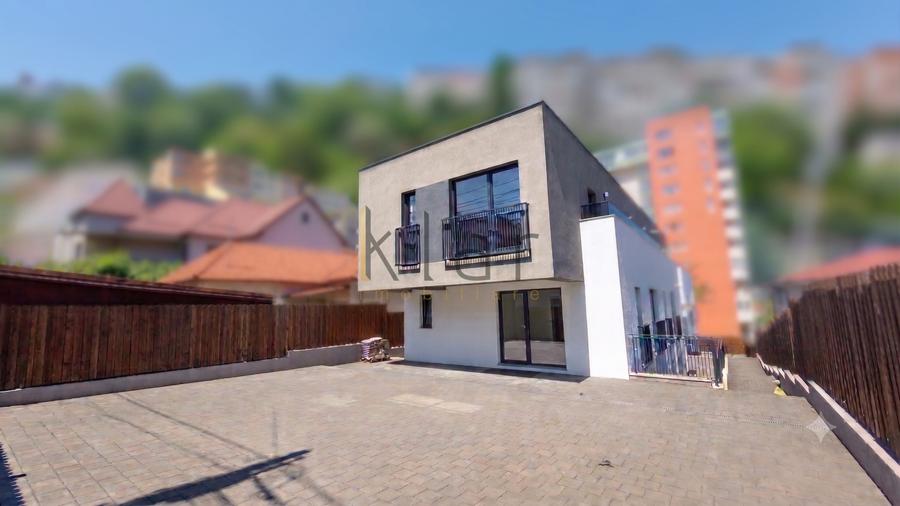 Casă individuală cu 14 camere cu Teren 600 Mp în Zorilor