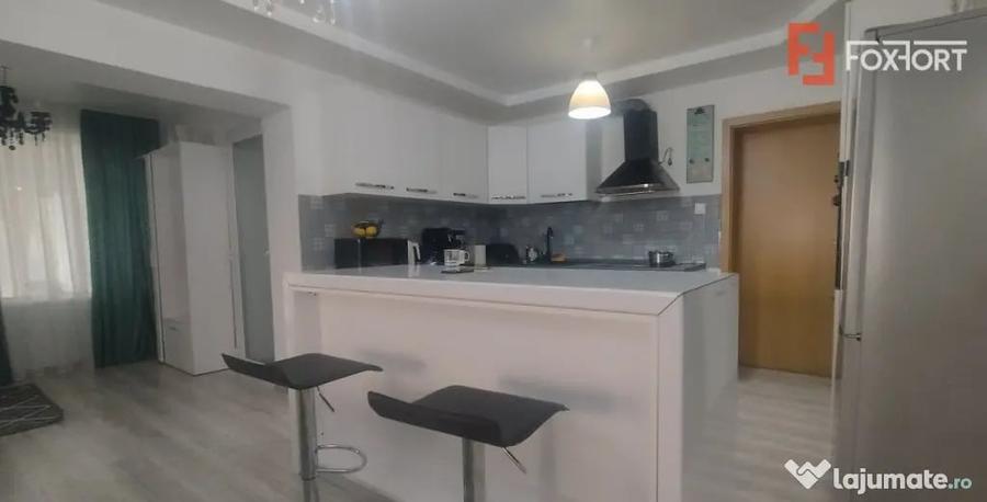 Casă cu 7 camere cu Teren 735 Mp în Lipovei