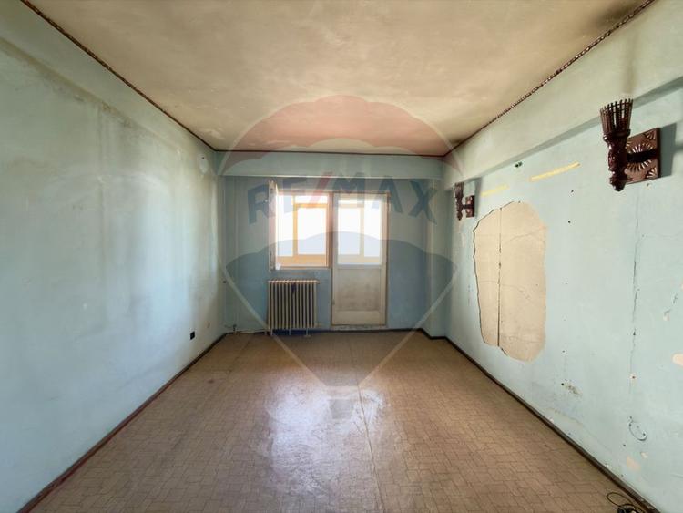 Apartament cu 2 camere decomandat în Faleză