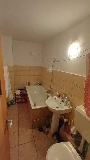 Apartament cu 3 camere decomandat în Sebastian