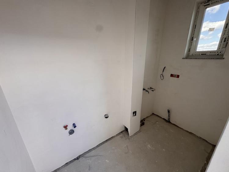 DIRECT DEZVOLTATOR, POD MANSARDABIL, TOATE UTILITATILE - 6