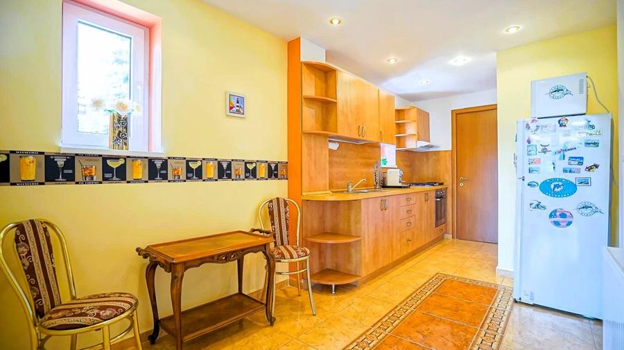 Proprietate unică pe malul lacului Moacșa – liniște, rafinament, eleganta - 13