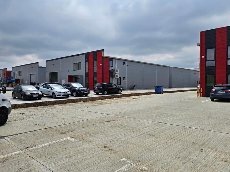 Hala / Spatiu depozitare / Logistica / Showroom - 465 mp SU, birouri 120 mp. - 4