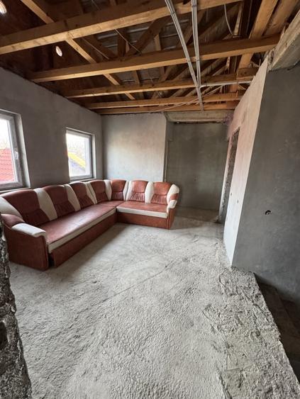 Casă individuală cu 5 camere cu Teren 900 Mp în Palanca