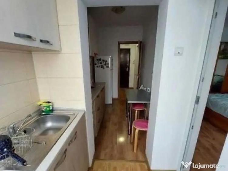 Timpuri noi tineretului piscului etaj 2 - 3